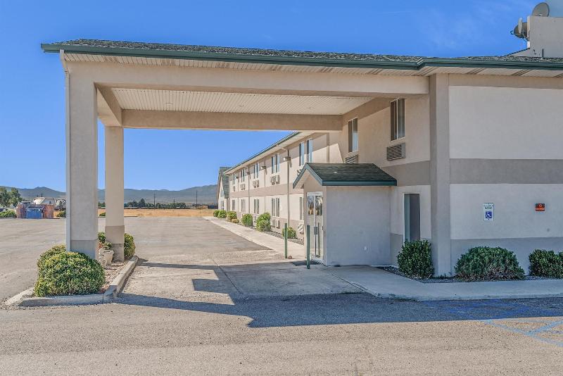 Motel 6 Beaver image