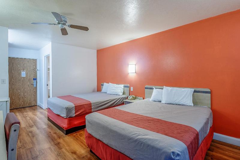 Motel 6 Beaver image