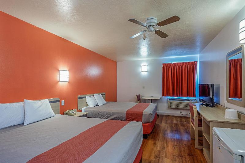 Motel 6 Beaver image