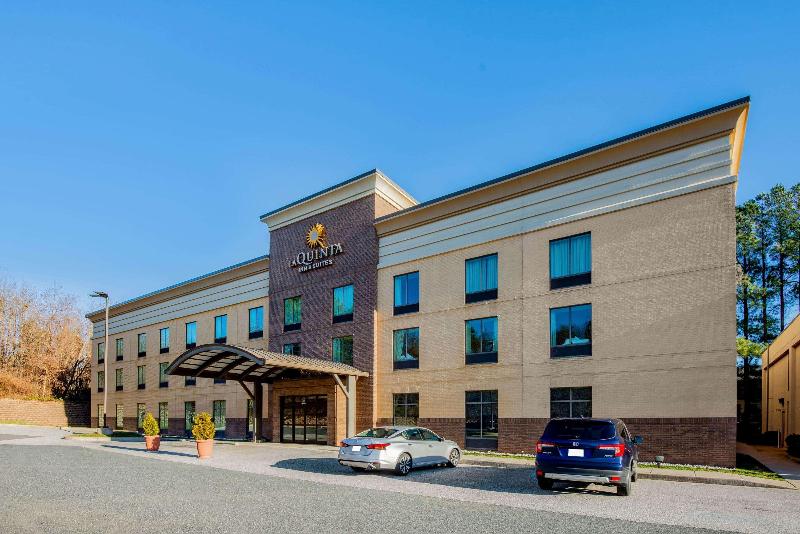 La Quinta Inn & Suites Bel Air/I-95 Exit 77A image