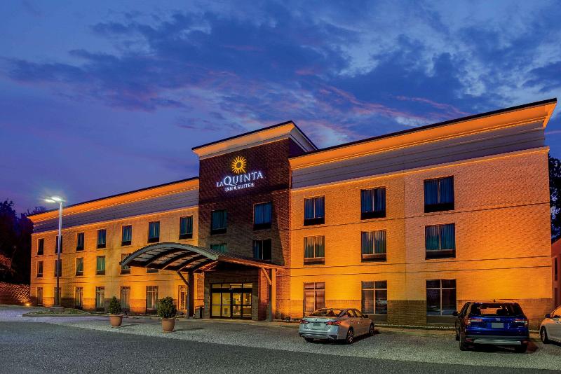 La Quinta Inn & Suites Bel Air/I-95 Exit 77A image