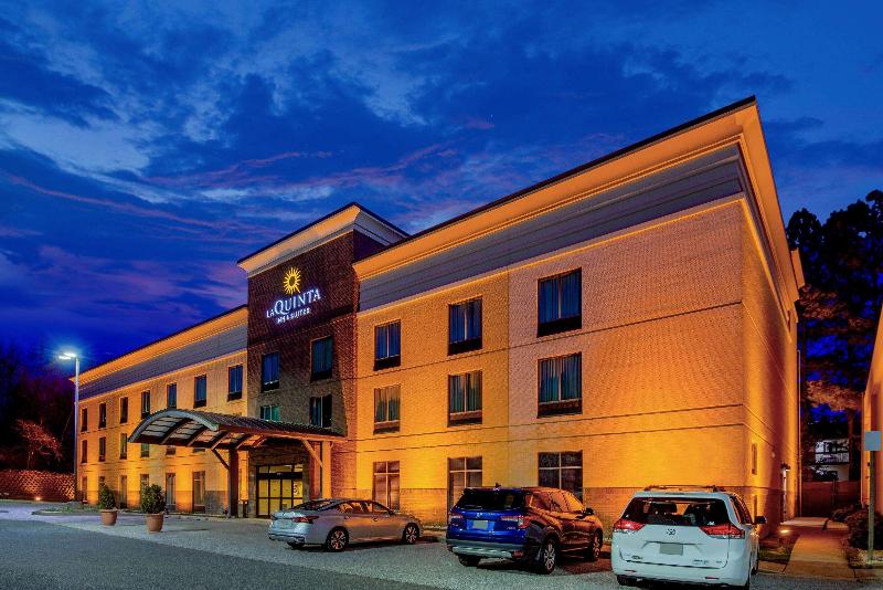 La Quinta Inn & Suites Bel Air/I-95 Exit 77A image