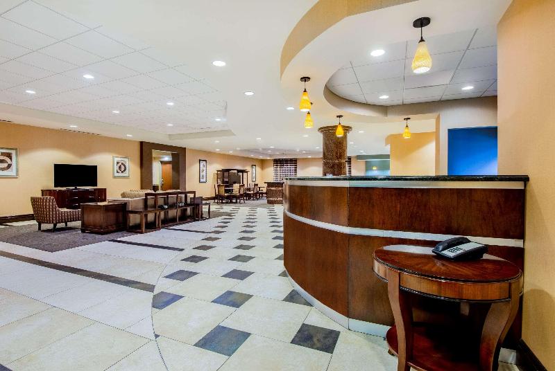 La Quinta Inn & Suites Bel Air/I-95 Exit 77A image