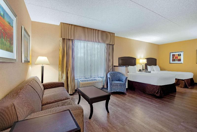 La Quinta Inn & Suites Bel Air/I-95 Exit 77A image