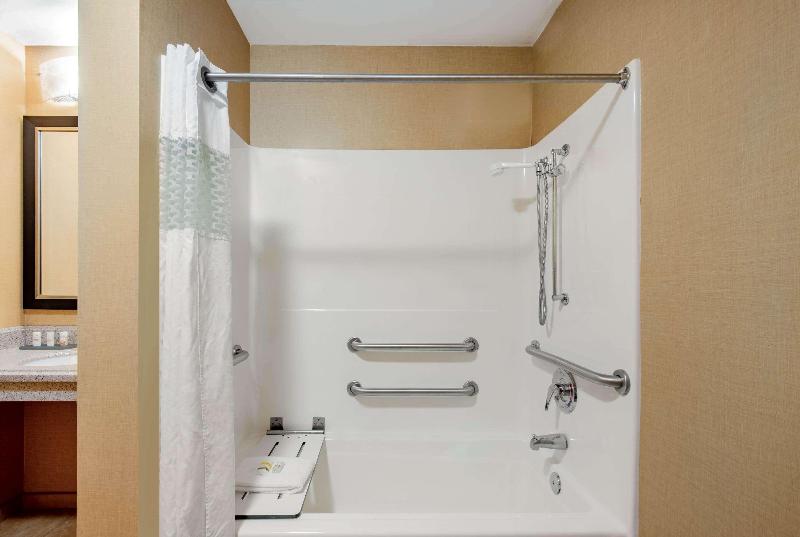 La Quinta Inn & Suites Bel Air/I-95 Exit 77A image