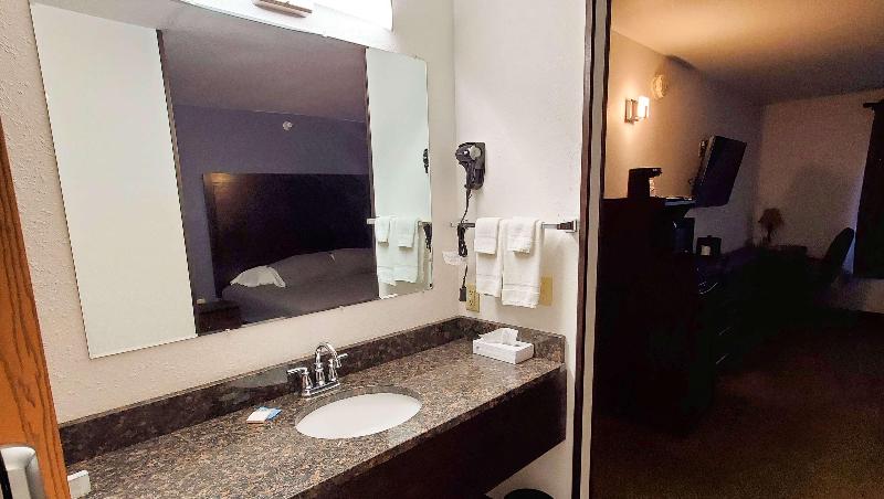 Jasper Ridge Inn Ishpeming image