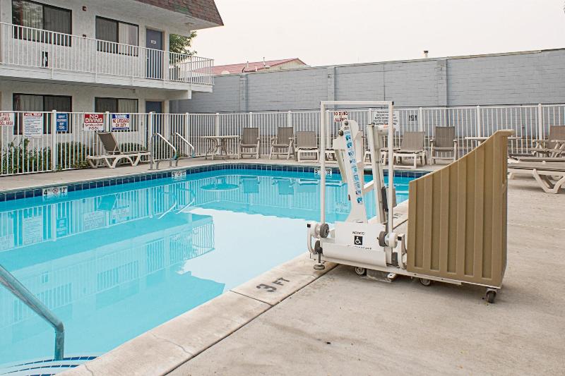 Motel 6 Kalispell image