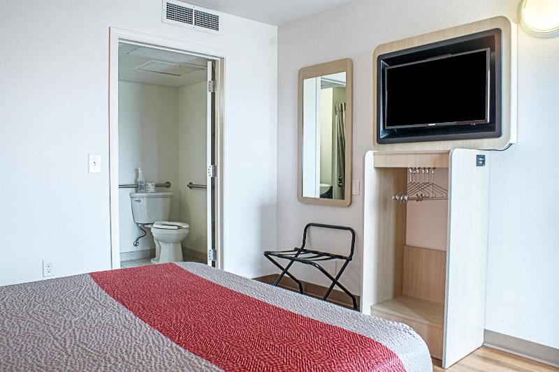 Motel 6 Kalispell image