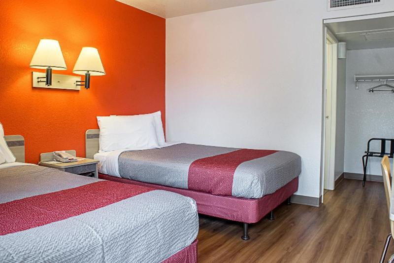 Motel 6 Kalispell image