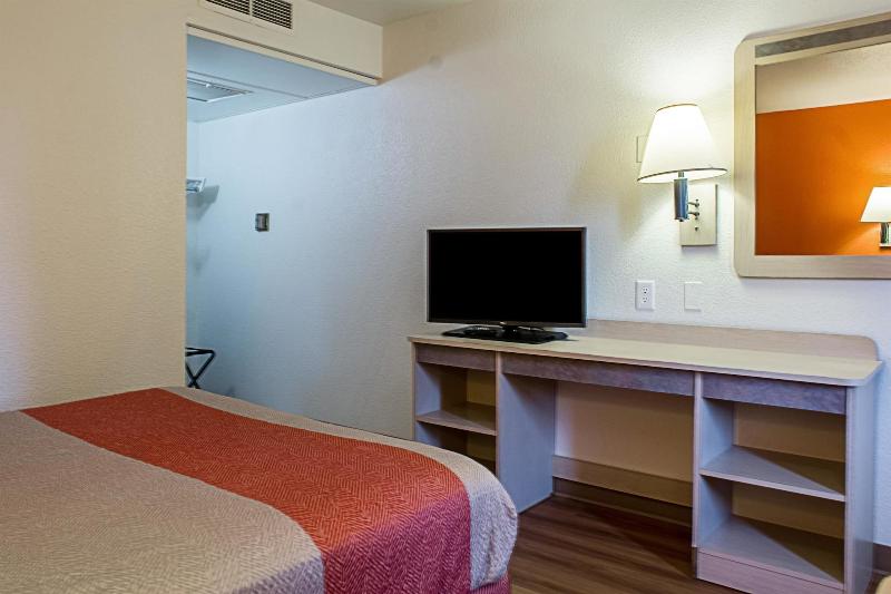 Motel 6 Kalispell image