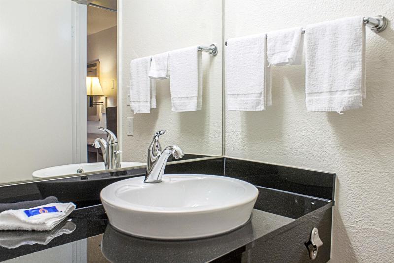 Motel 6 Kalispell image