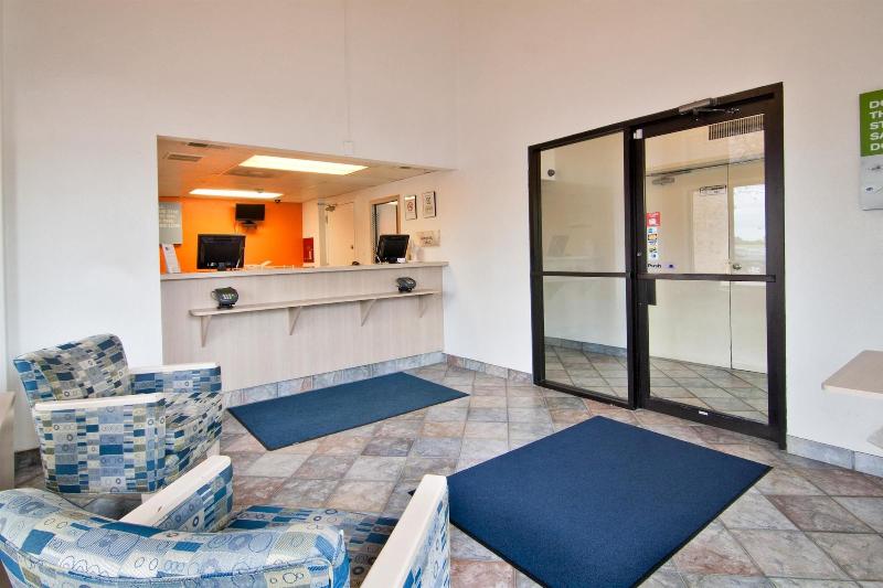 Motel 6 Minneapolis South Lakeville image