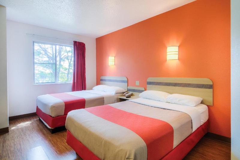 Motel 6 Minneapolis South Lakeville image