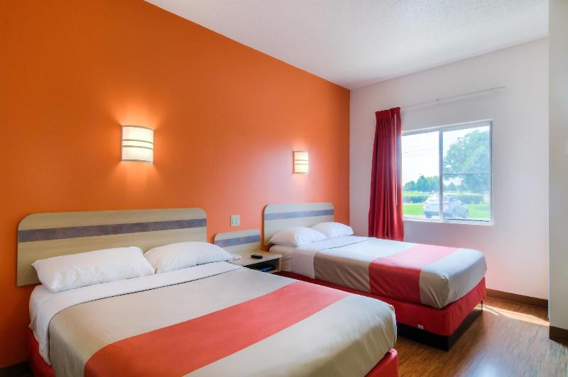 Motel 6 Minneapolis South Lakeville image