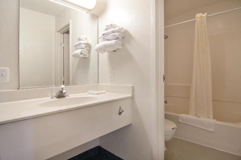 Motel 6 Minneapolis South Lakeville image