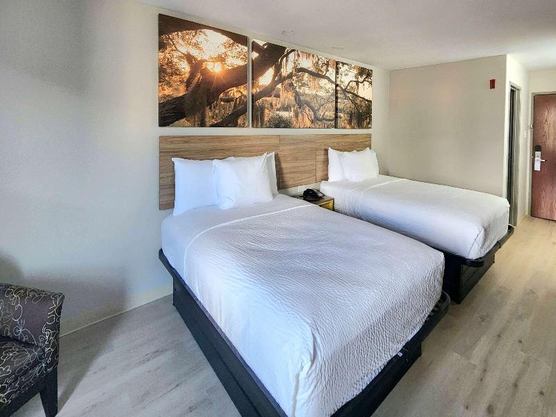 Days Inn By Wyndham Lafayette image