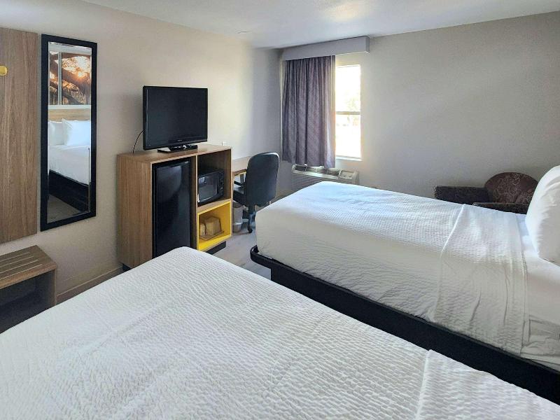 Days Inn By Wyndham Lafayette image