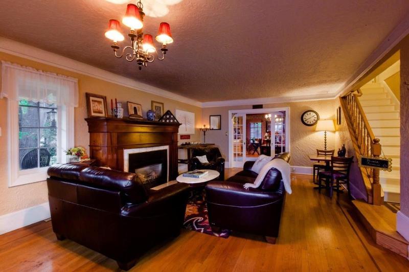 Strawberry Valley Inn image