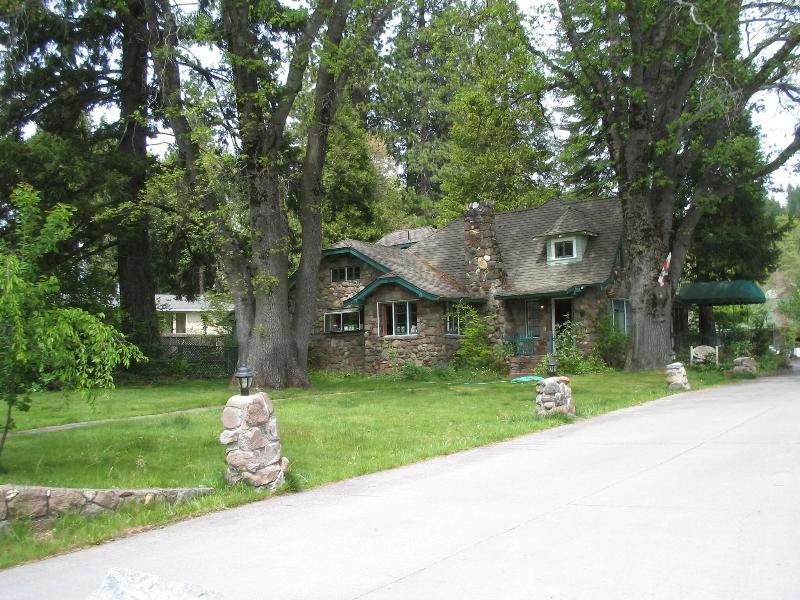 Strawberry Valley Inn image