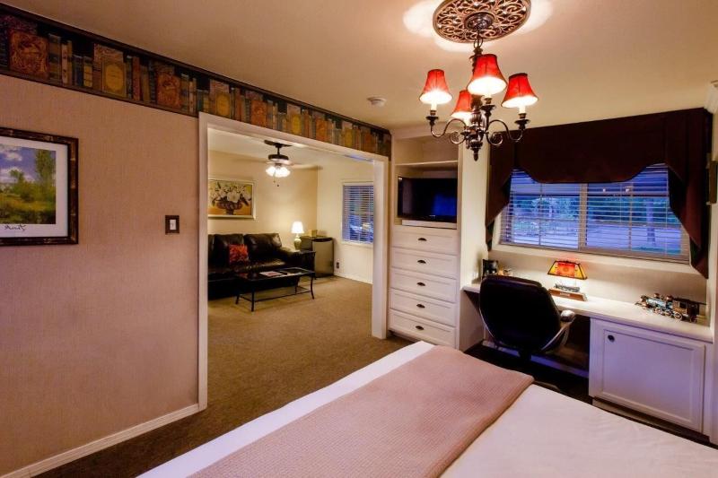 Strawberry Valley Inn image