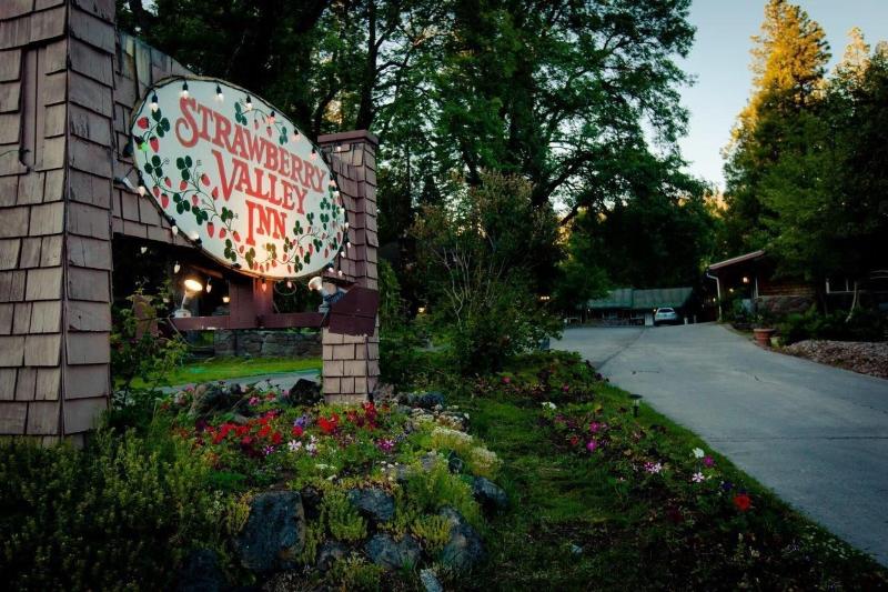 Strawberry Valley Inn image