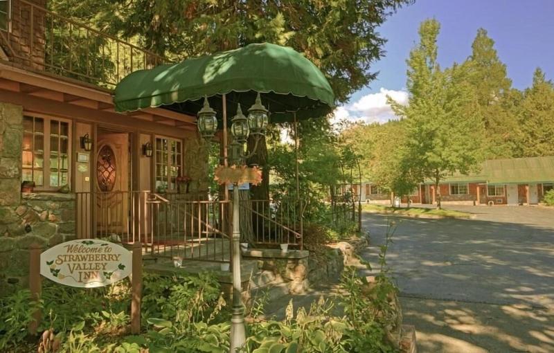 Strawberry Valley Inn image