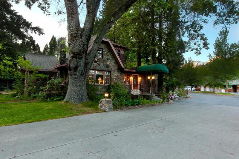 Strawberry Valley Inn image