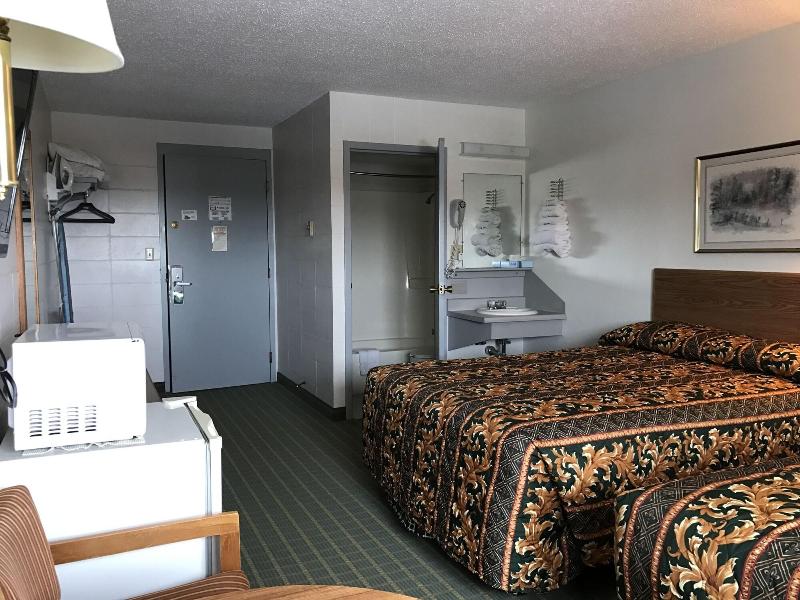 Dakota Inn Minot image