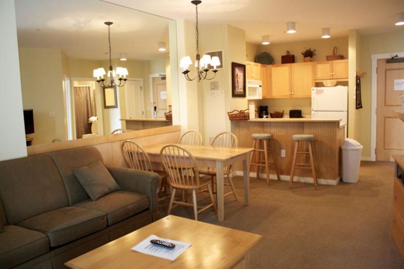 Long Trail House at Stratton Mountain image