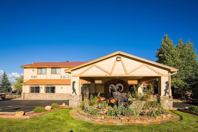 Alpine Inn Suites image