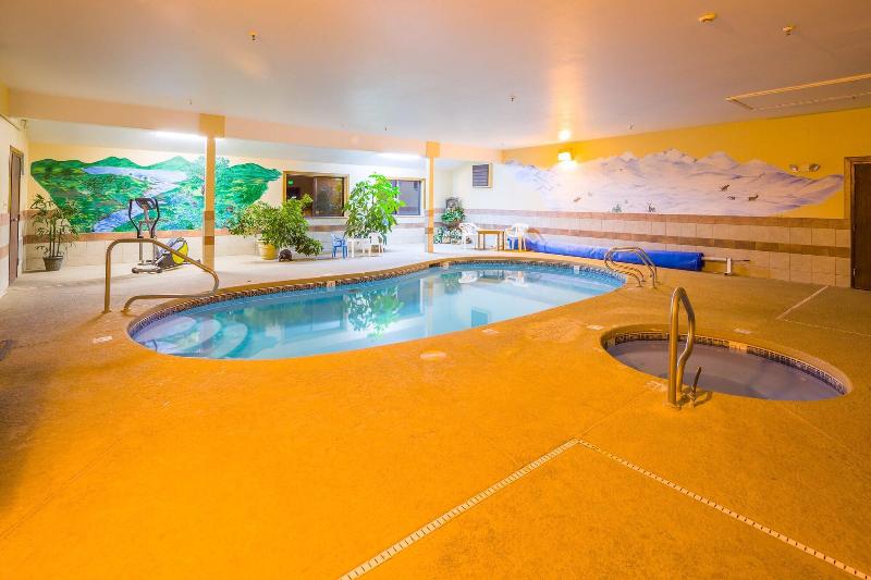 Alpine Inn Suites image
