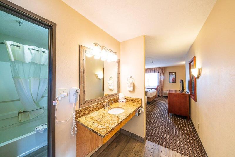Alpine Inn Suites image