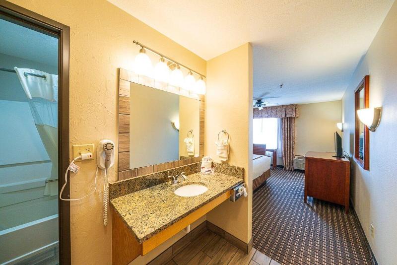 Alpine Inn Suites image