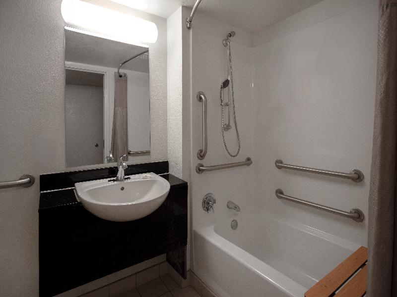 Motel 6 Merrillville, In image