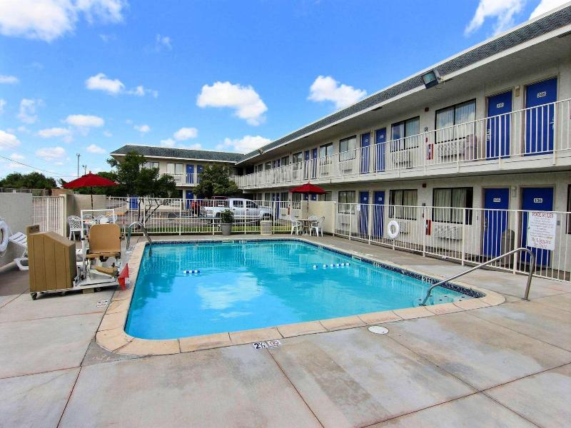 Motel 6 Kingsville, Tx image