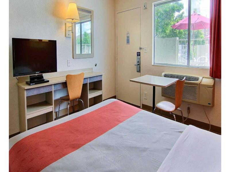 Motel 6 Kingsville, Tx image