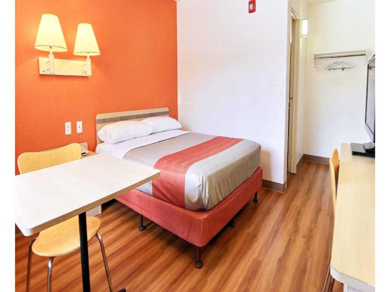 Motel 6 Kingsville, Tx image