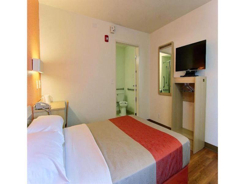 Motel 6 Kingsville, Tx image