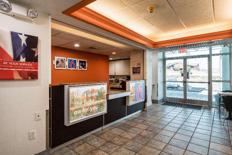 Motel 6 Newport image