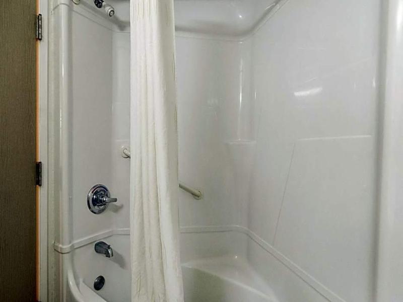 Motel 6 Newport image