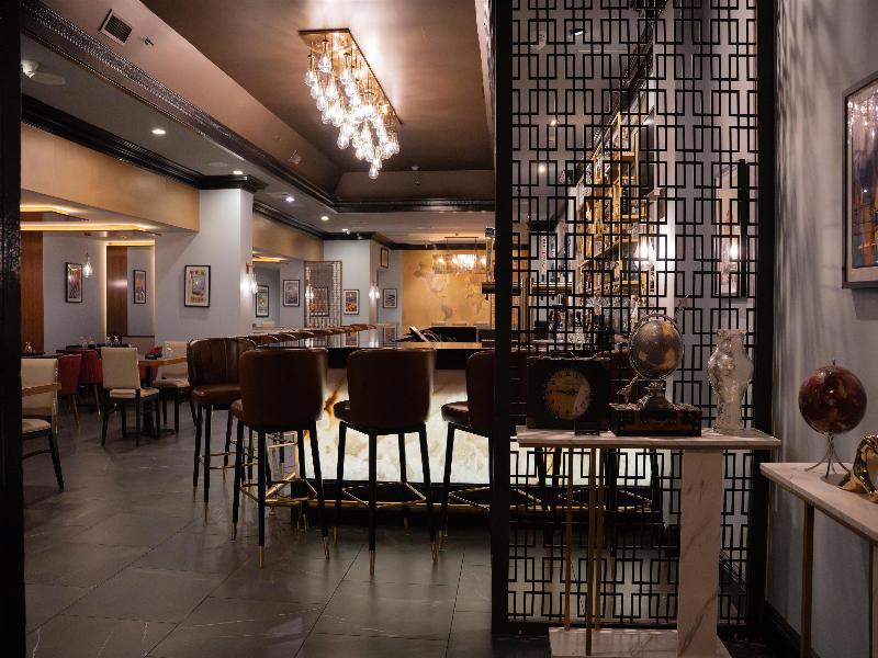 The Roslyn, Tapestry Collection By Hilton image
