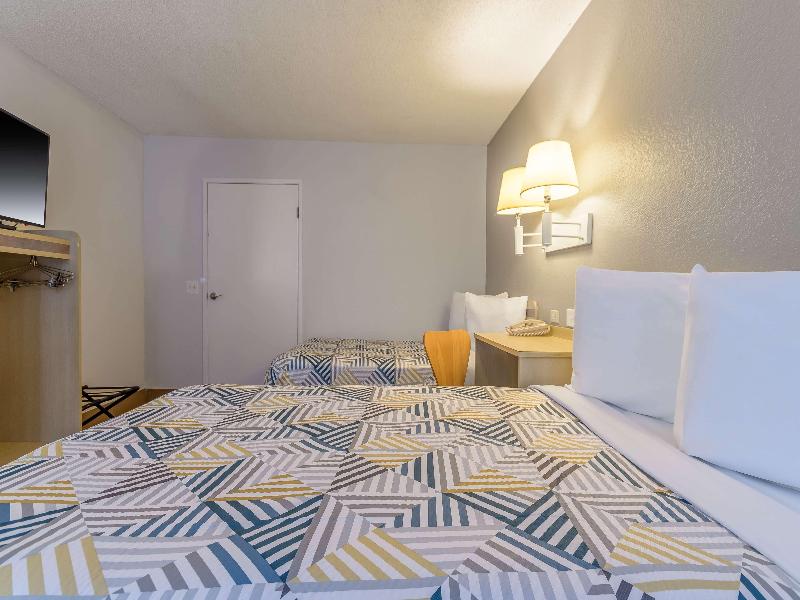 Motel 6 Hayward, CA – Silicon Valley Gateway image