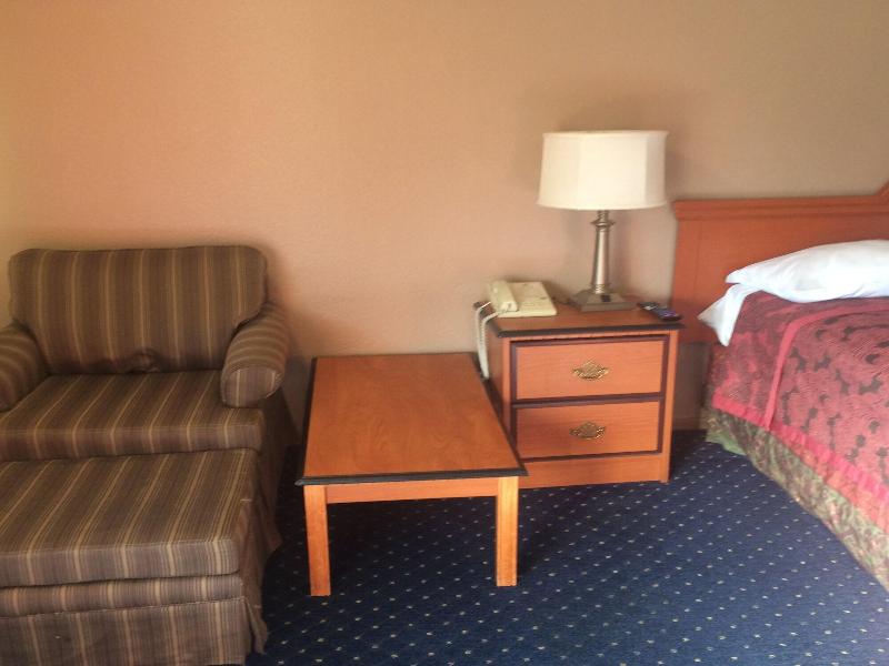 Crown Lodge Motel Oakland image