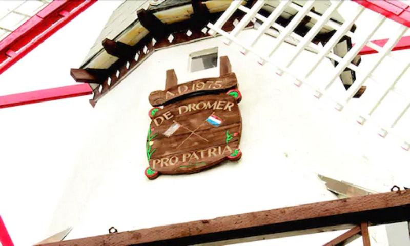 Auld Holland Inn image
