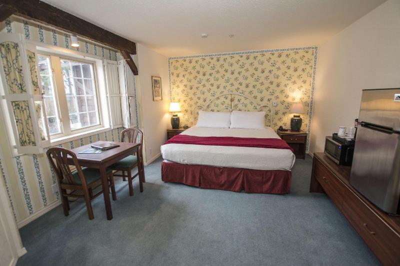 Auld Holland Inn image