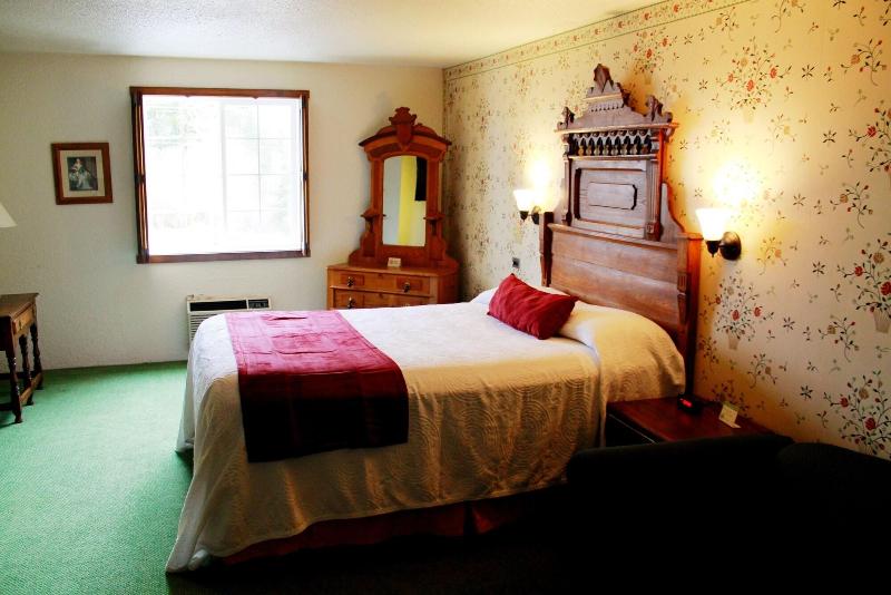 Auld Holland Inn image