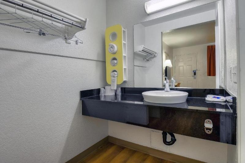 Motel 6 Chino, CA - Los Angeles Area image