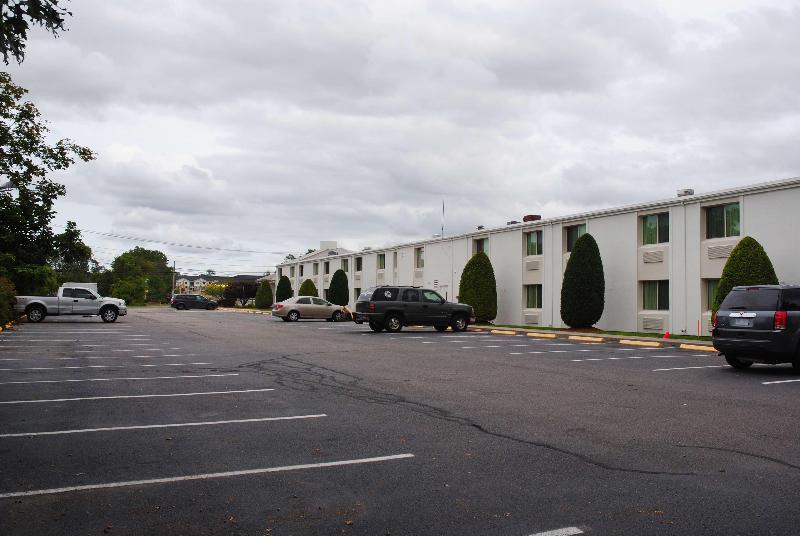 Motel 6 Providence East image