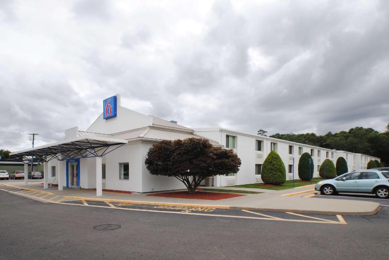 Motel 6 Providence East image