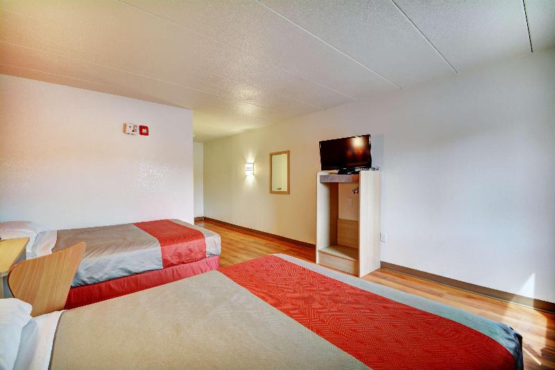 Motel 6 Providence East image